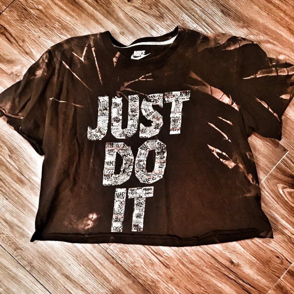 NIKE cropped, custom bleached t-shirt.